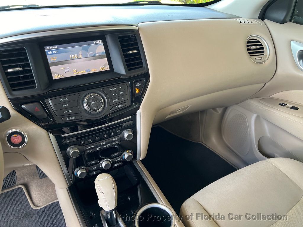 2015 Nissan Pathfinder SV FWD Third Row - 22412581 - 53