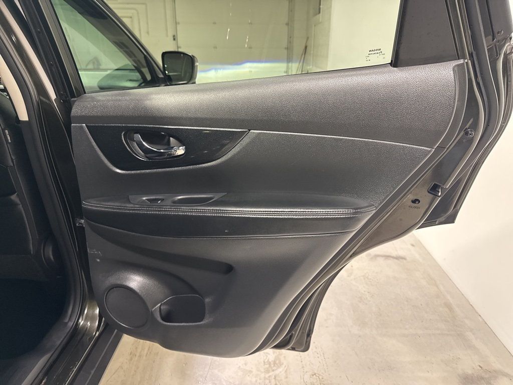 2015 Nissan Rogue AWD 4dr SL - 22965912 - 38