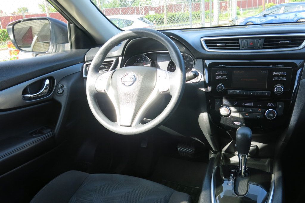 2015 Nissan Rogue AWD 4dr SV - 23069072 - 19