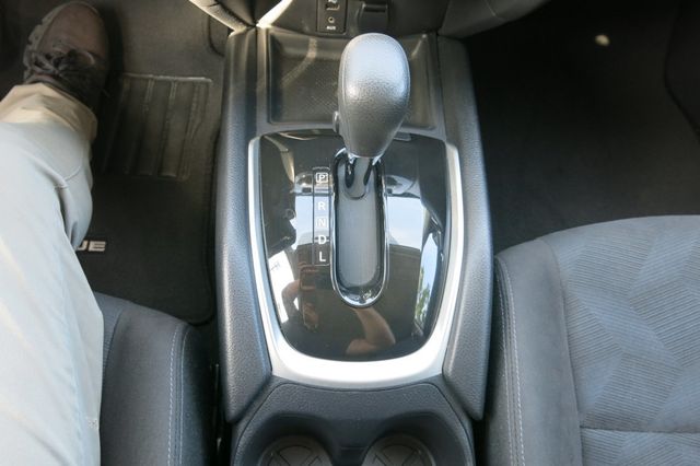 2015 Nissan Rogue AWD 4dr SV - 23069072 - 28