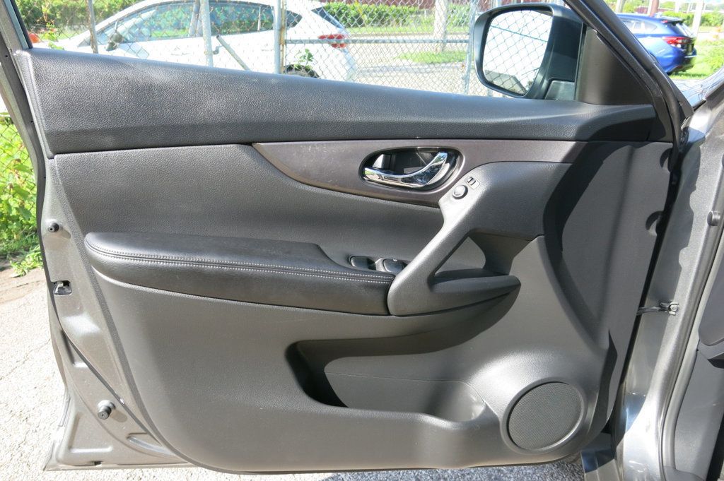 2015 Nissan Rogue AWD 4dr SV - 23069072 - 46