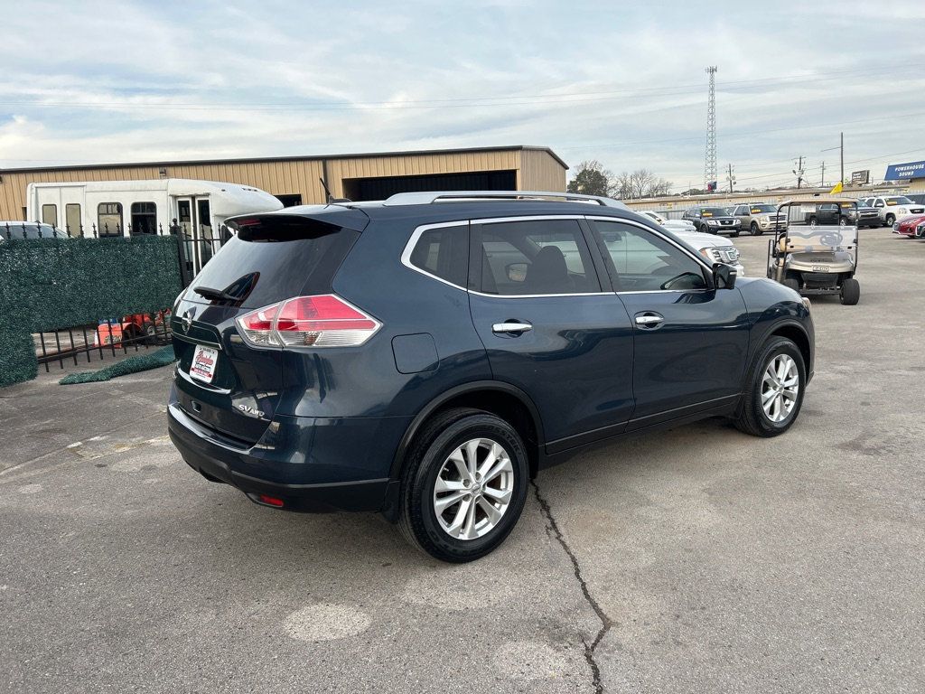2015 Nissan Rogue AWD SV photo 4