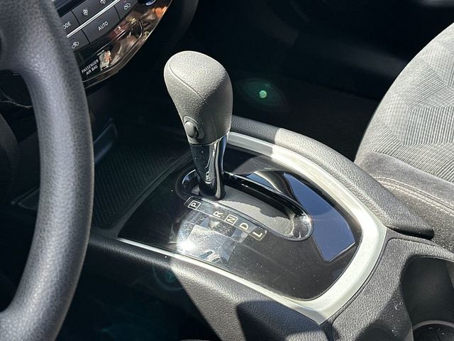 2015 Nissan Rogue FWD 4dr SV - 22984567 - 18