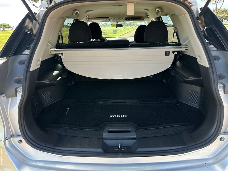 2015 Nissan Rogue FWD 4dr SV - 22984567 - 19