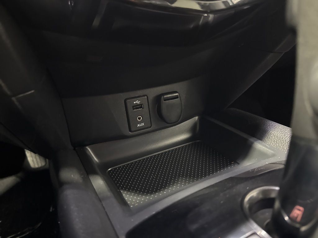 2015 Nissan Rogue FWD 4dr SV - 23031150 - 18