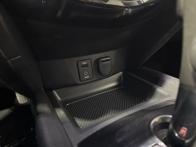 2015 Nissan Rogue FWD 4dr SV - 23031150 - 18
