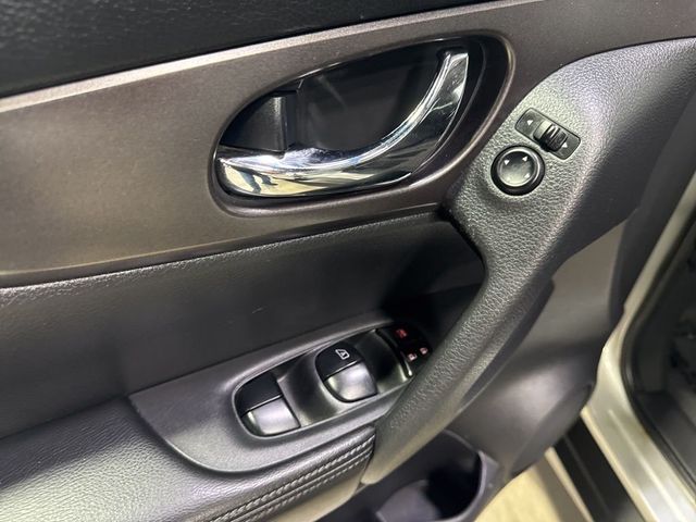 2015 Nissan Rogue FWD 4dr SV - 23031150 - 25