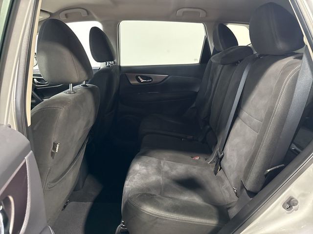 2015 Nissan Rogue FWD 4dr SV - 23031150 - 26