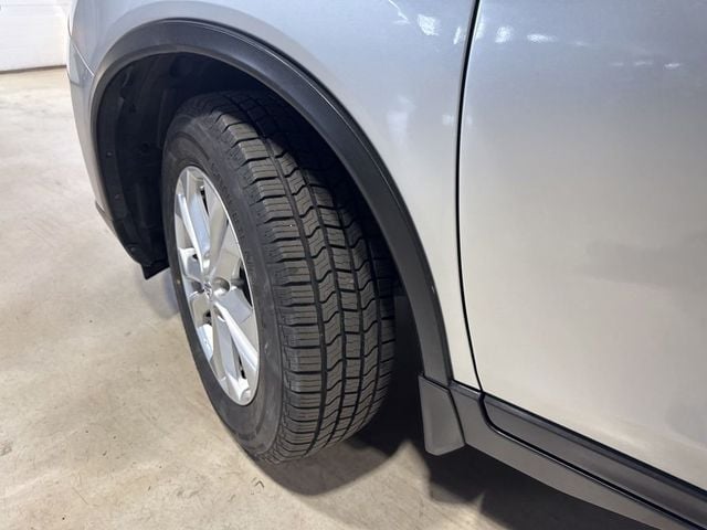 2015 Nissan Rogue FWD 4dr SV - 23031150 - 2