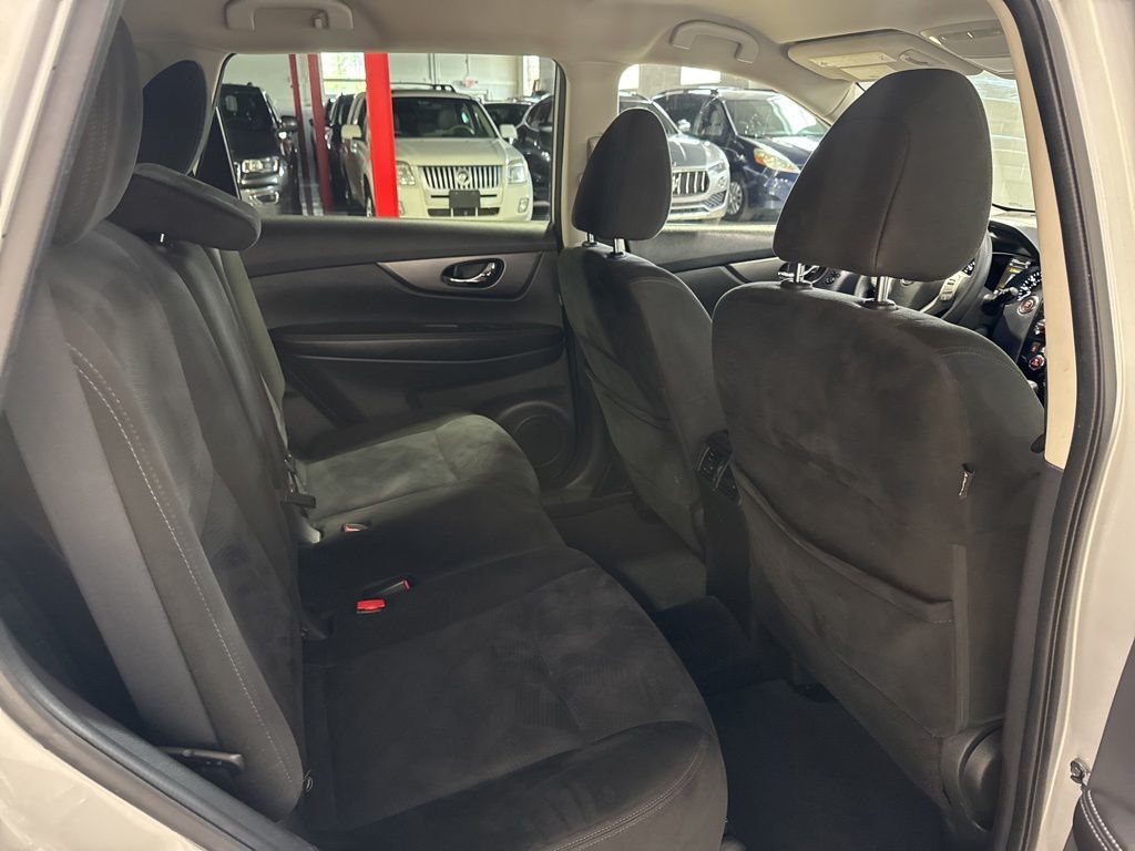 2015 Nissan Rogue FWD 4dr SV - 23031150 - 33