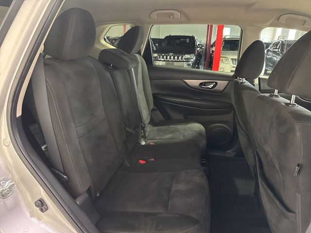 2015 Nissan Rogue FWD 4dr SV - 23031150 - 34