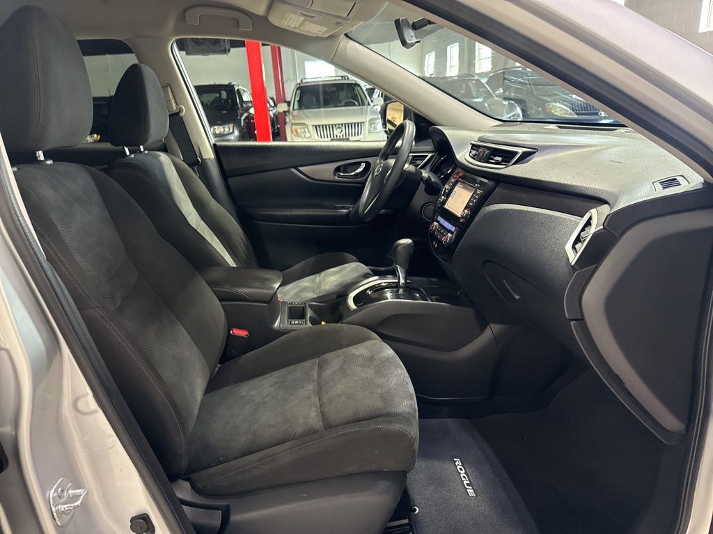2015 Nissan Rogue FWD 4dr SV - 23031150 - 36