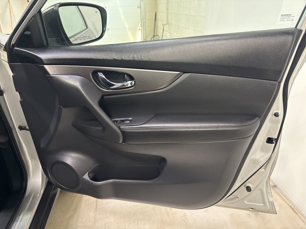 2015 Nissan Rogue FWD 4dr SV - 23031150 - 39
