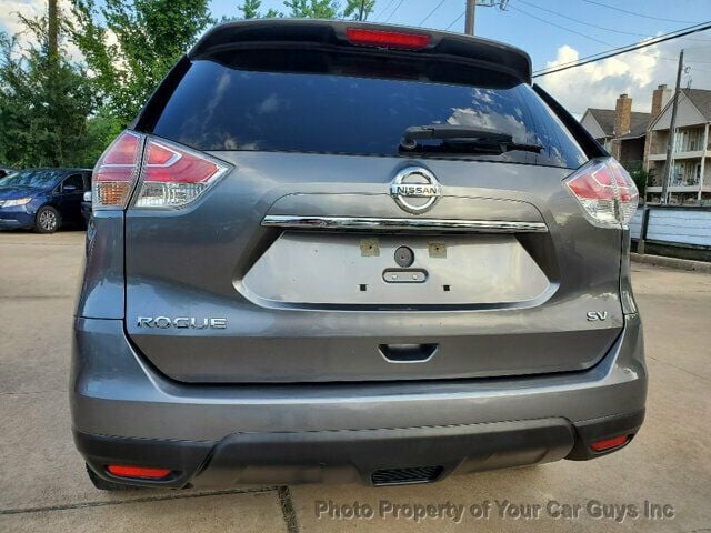 2015 Nissan Rogue SV photo 9