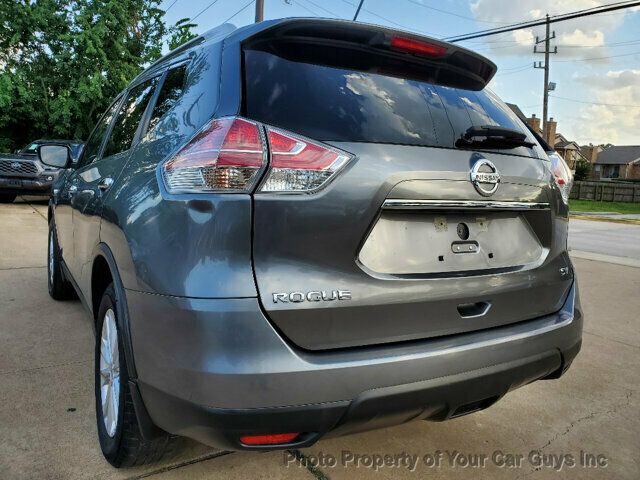 2015 Nissan Rogue SV photo 10