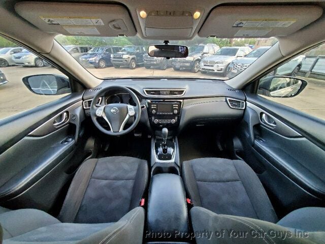 2015 Nissan Rogue SV photo 12