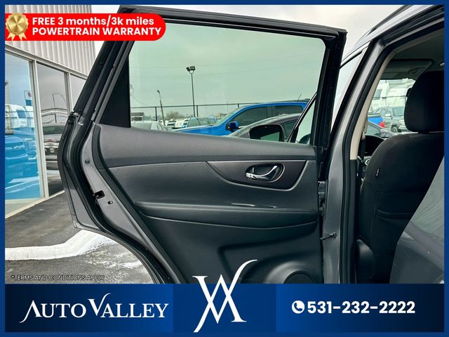 2015 Nissan Rogue SV Sport Utility 4D - 22969283 - 18