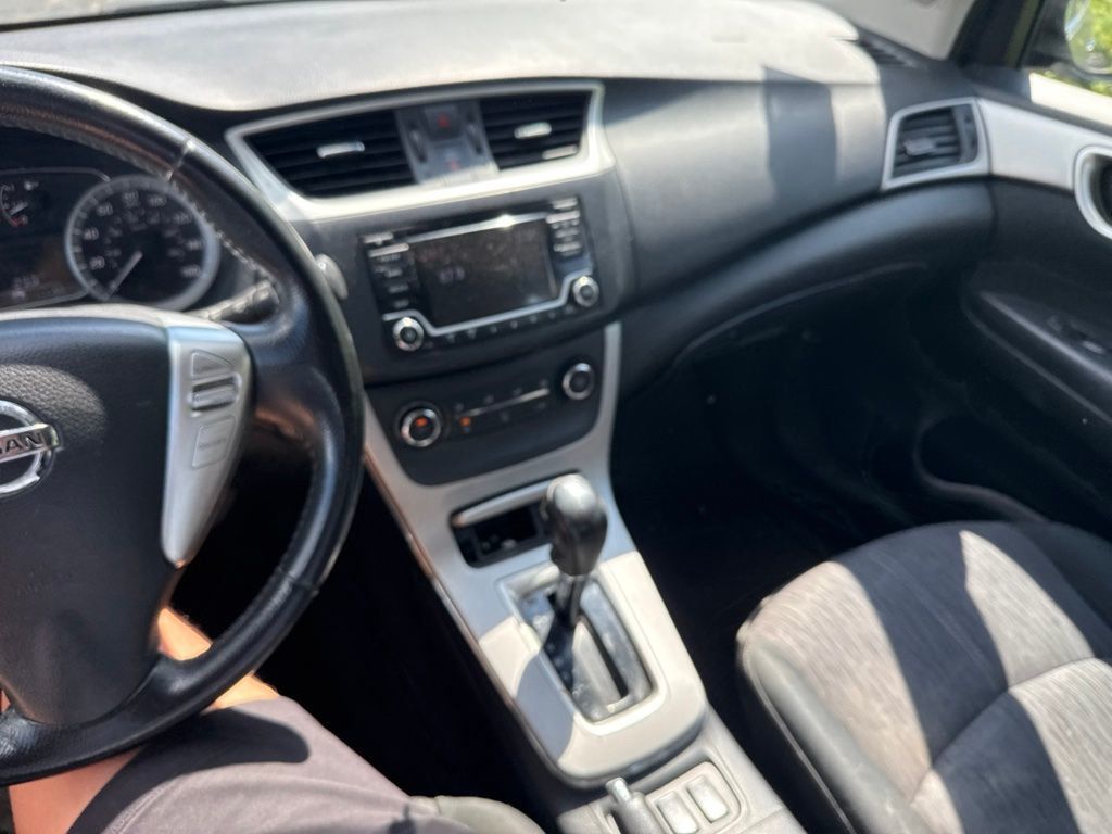2015 Nissan Sentra 4dr Sedan I4 CVT SV - 23070654 - 11