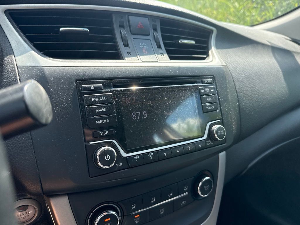 2015 Nissan Sentra 4dr Sedan I4 CVT SV - 23070654 - 12