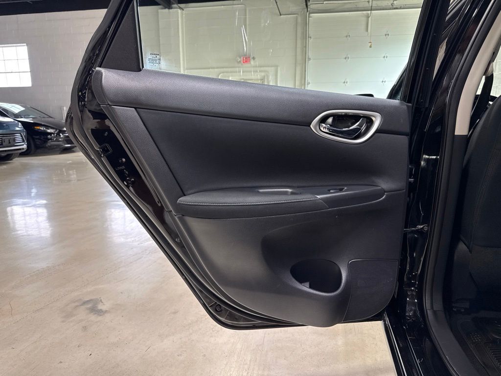2015 Nissan Sentra 4dr Sedan I4 CVT SV - 23070654 - 21