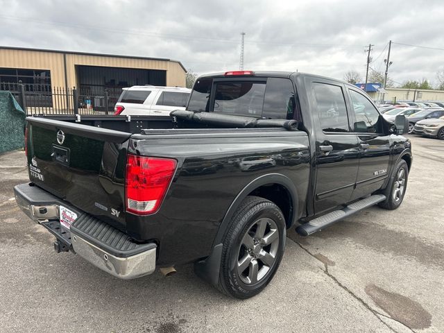 2015 Nissan Titan 2WD Crew Cab SWB SV - 22984842 - 3