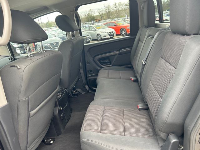 2015 Nissan Titan 2WD Crew Cab SWB SV - 22984842 - 6