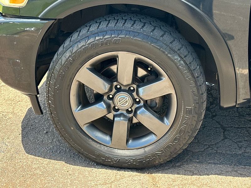 2015 Nissan Titan 2WD King Cab SWB SV - 23020756 - 11