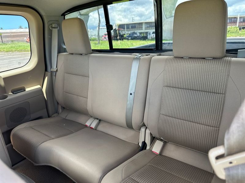 2015 Nissan Titan 2WD King Cab SWB SV - 23020756 - 14