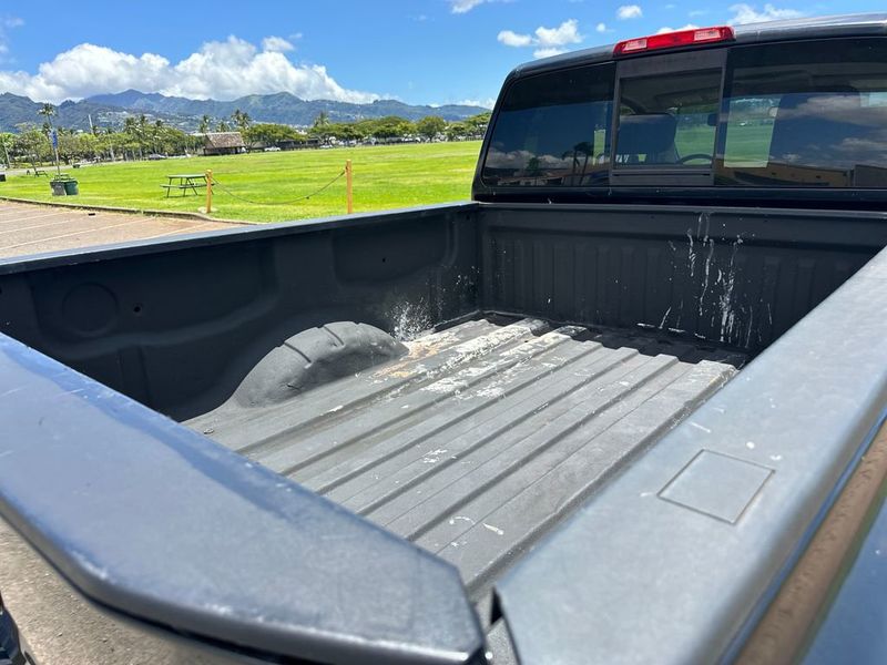 2015 Nissan Titan 2WD King Cab SWB SV - 23020756 - 19