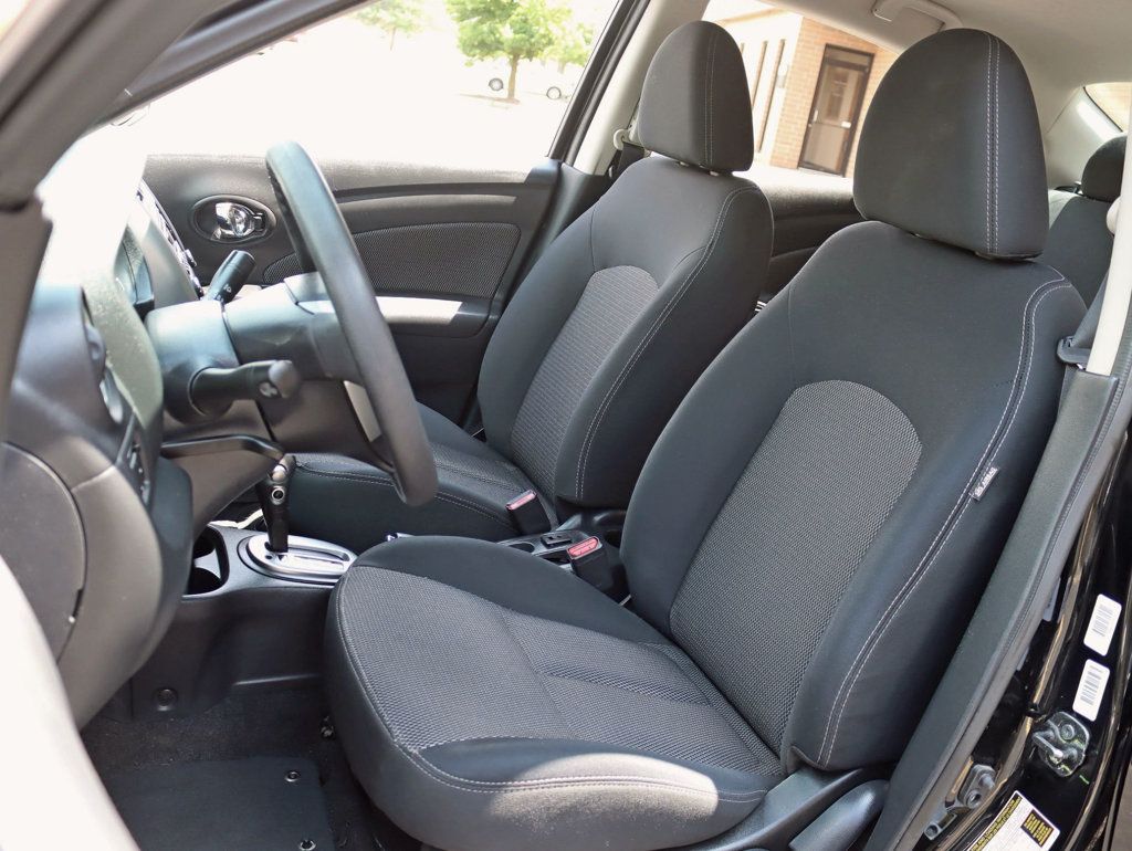 2015 Nissan Versa Sedan 1.6 SV photo 16