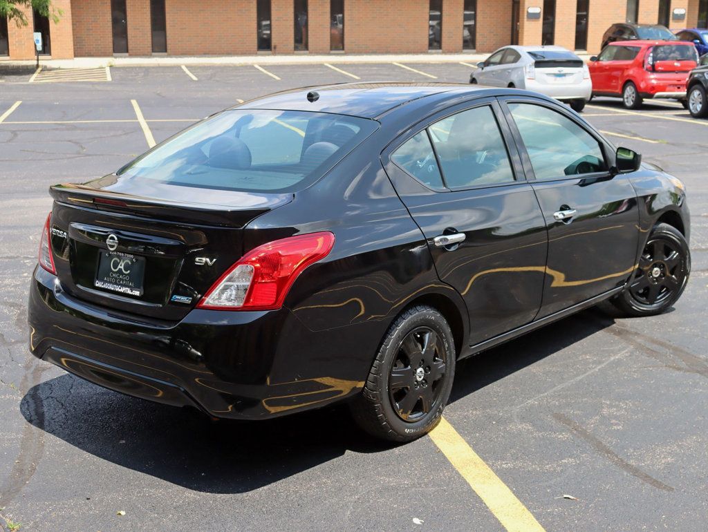 2015 Nissan Versa Sedan 1.6 SV photo 3