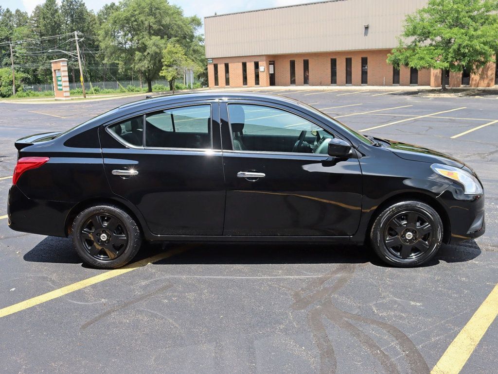 2015 Nissan Versa Sedan 1.6 SV photo 8