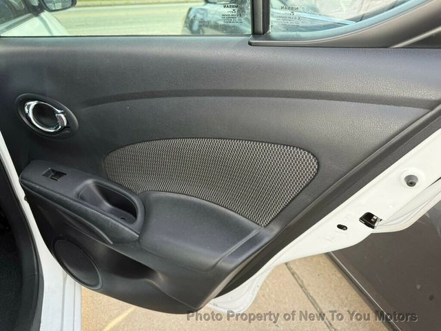 2015 Nissan Versa 4dr Sedan CVT 1.6 SV - 23048787 - 9