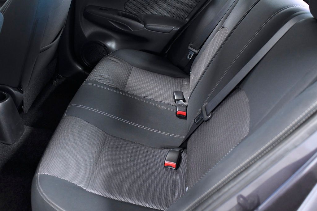 2015 Nissan Versa 4dr Sedan CVT 1.6 SV - 22542264 - 9