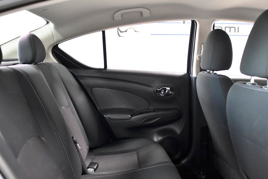 2015 Nissan Versa 4dr Sedan CVT 1.6 SV - 22542264 - 13