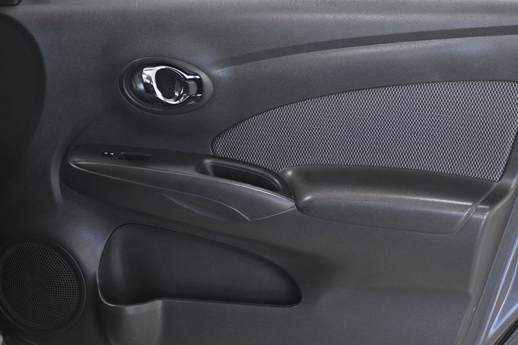 2015 Nissan Versa 4dr Sedan CVT 1.6 SV - 22542264 - 17