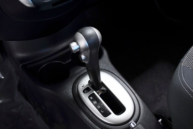 2015 Nissan Versa 4dr Sedan CVT 1.6 SV - 22542264 - 24