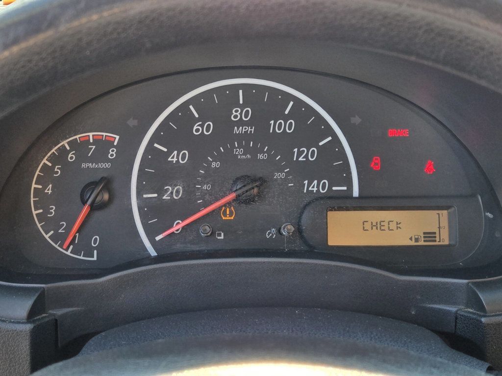 2015 Nissan Versa 4dr Sedan Manual 1.6 S - 22954453 - 15