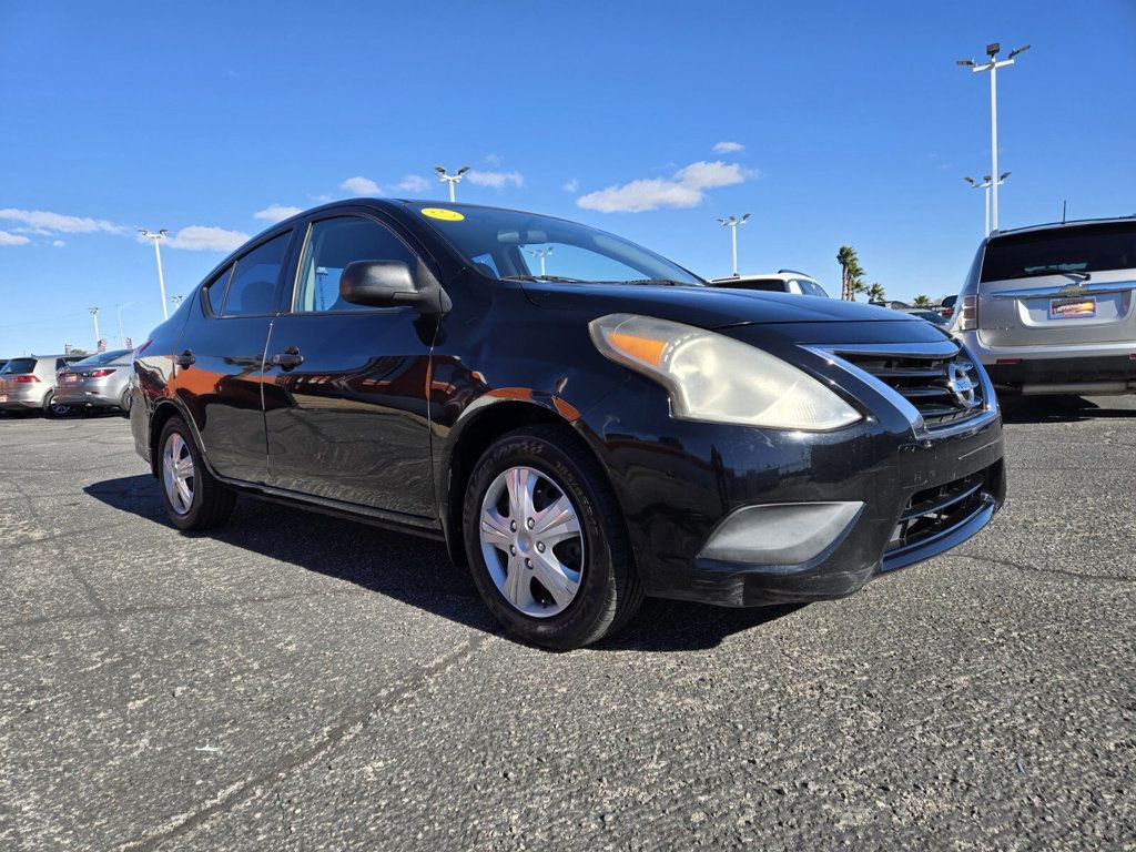 2015 Nissan Versa S photo 3