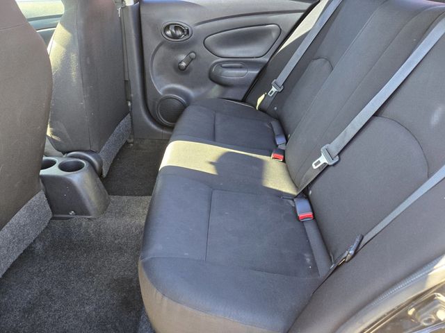 2015 Nissan Versa 4dr Sedan Manual 1.6 S - 22954453 - 7