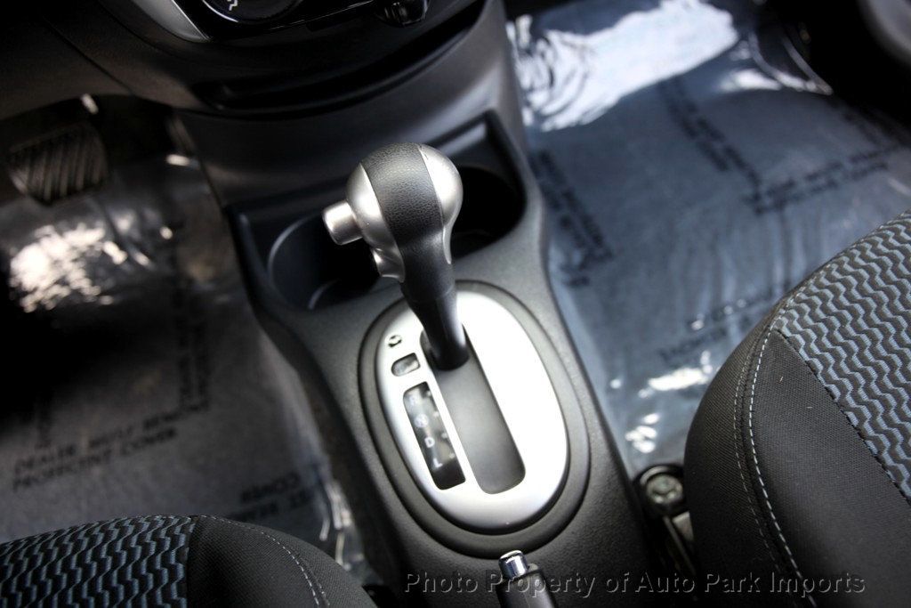 2015 Nissan Versa Note 1.6 SV photo 32
