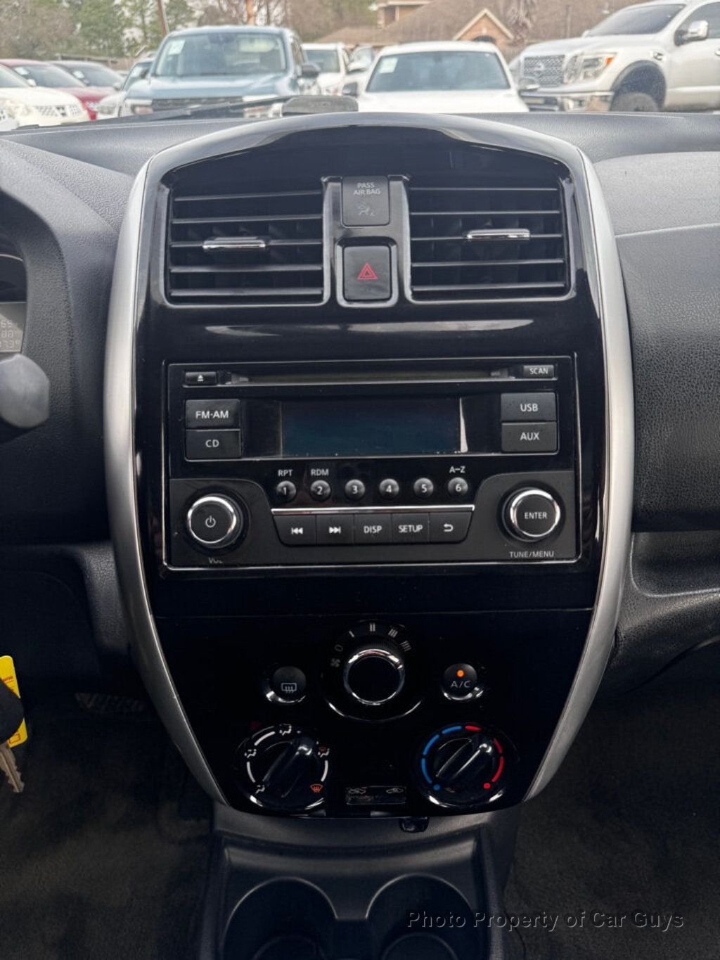 2015 Nissan Versa Note Hatchback 1.6 SV 5dr  - 22333436 - 25