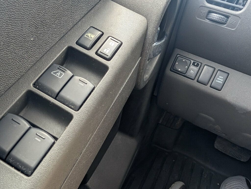 2015 Nissan Xterra Final Year - Best Color - Lowest Miles Anywhere - 23006861 - 28