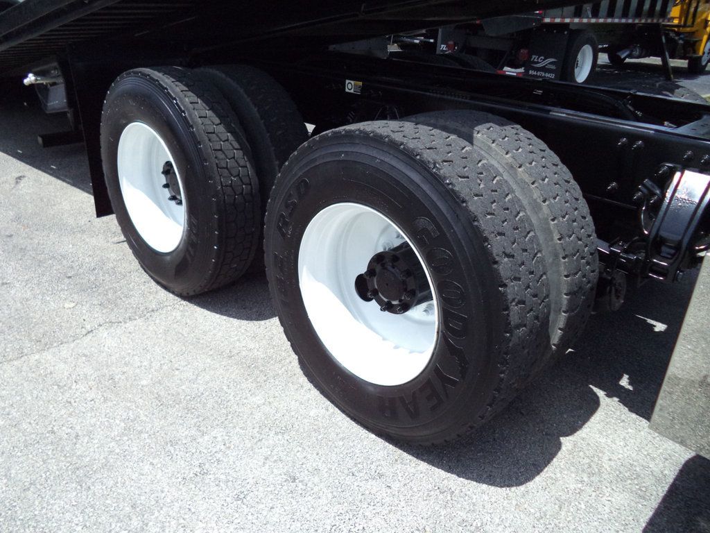 2015 Peterbilt 348 w/ JerrDan 26ft Industrial Carrier  Tandem Axle - 23054794 - 19