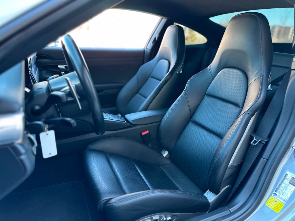 2015 Porsche 911 GTS Coupe photo 13