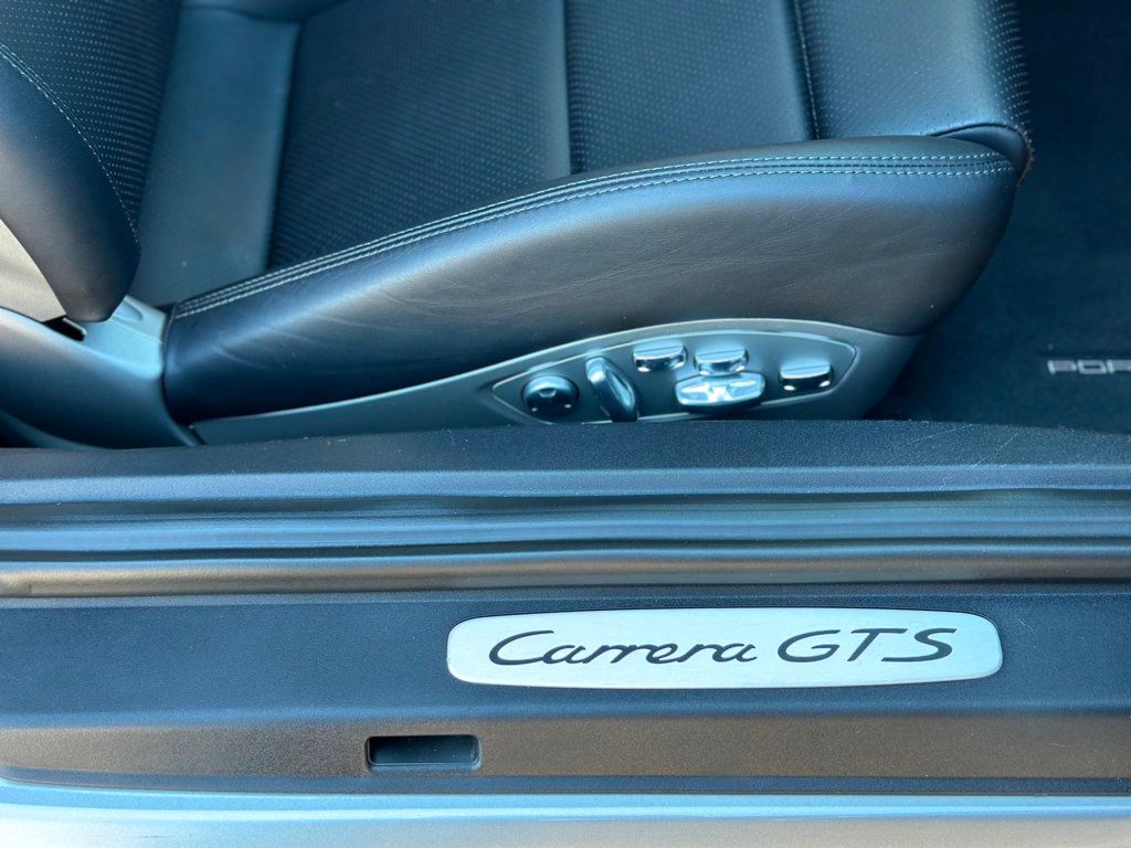2015 Porsche 911 GTS Coupe photo 16