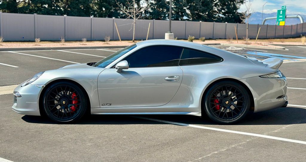 2015 Porsche 911 GTS Coupe photo 2