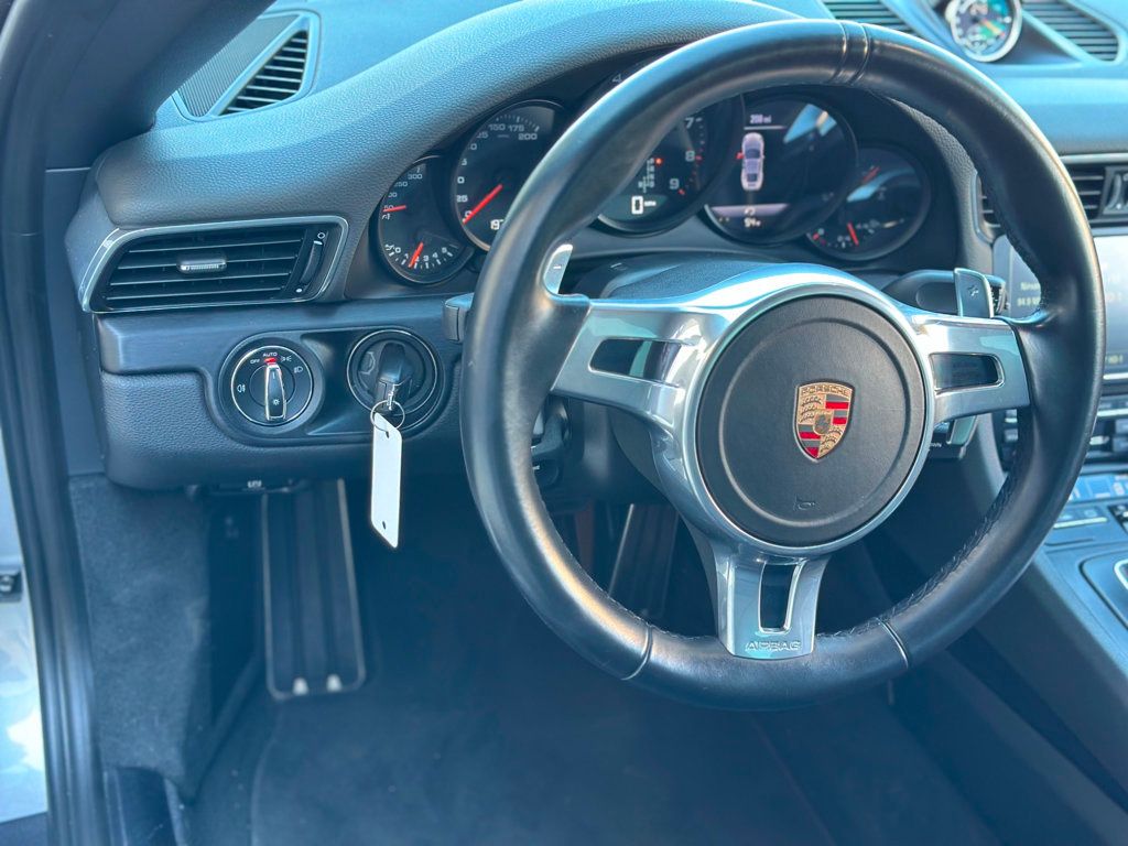 2015 Porsche 911 GTS Coupe photo 19