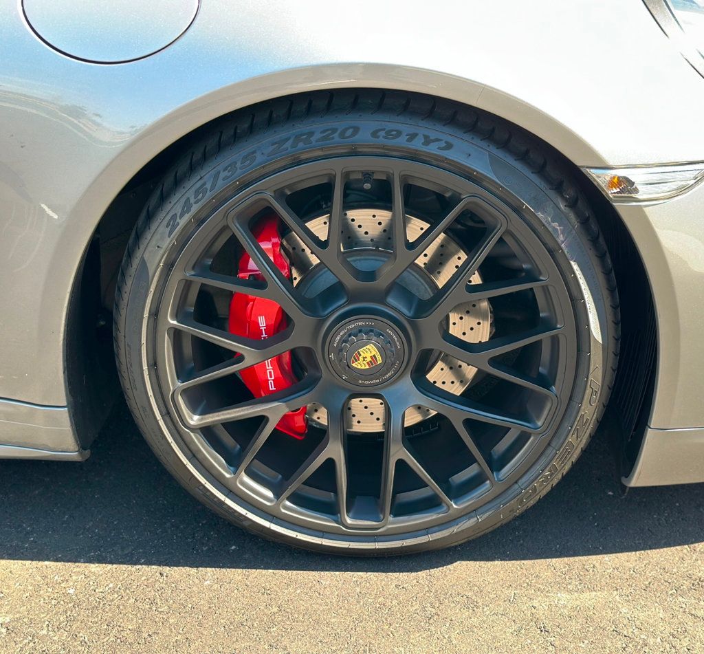 2015 Porsche 911 GTS Coupe photo 27