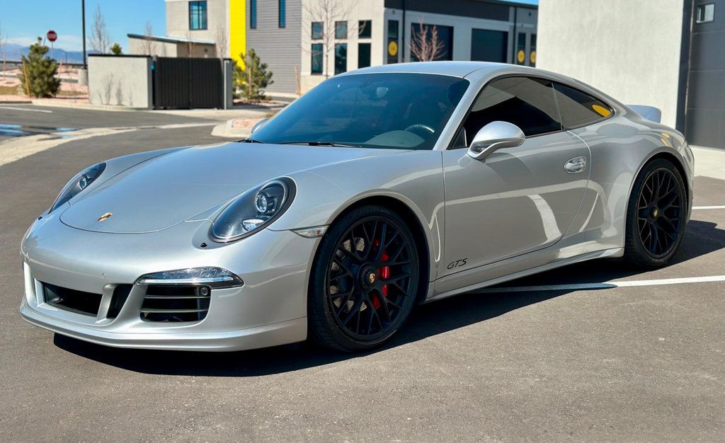 2015 Porsche 911 GTS Coupe photo 3